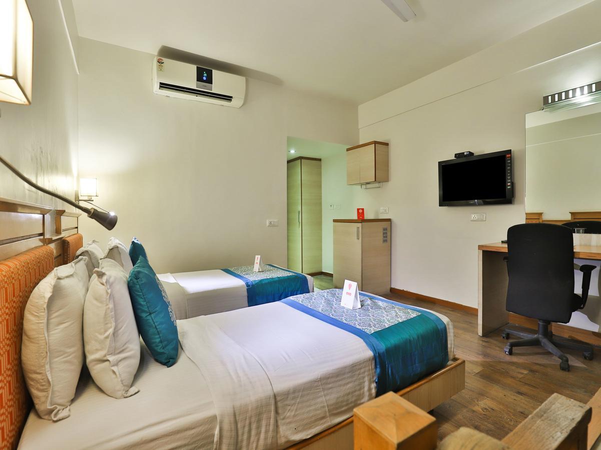 Oyo 1123 Hotel Rock Regency Ahmedabad Extérieur photo