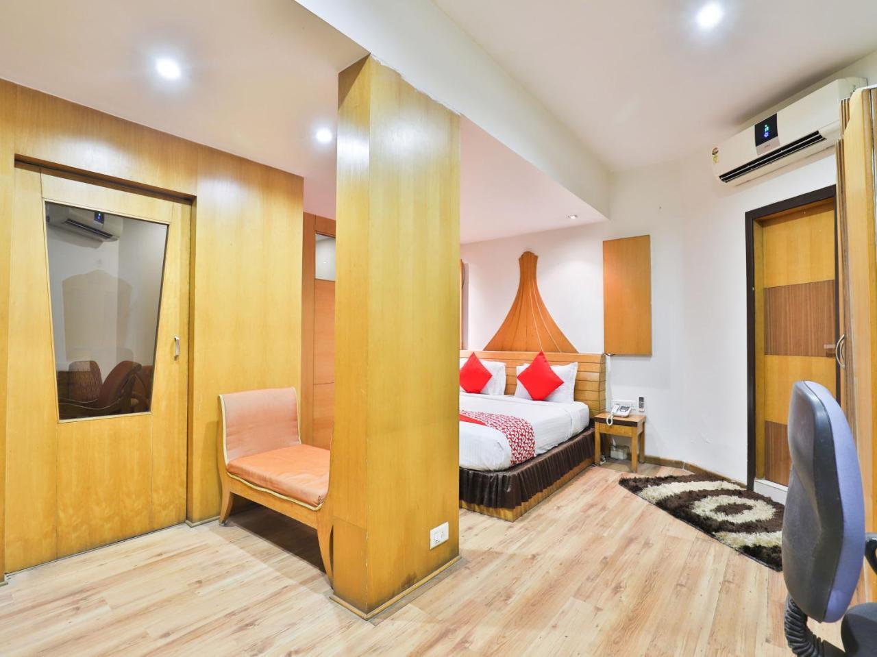 Oyo 1123 Hotel Rock Regency Ahmedabad Extérieur photo