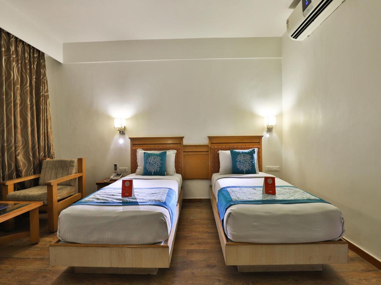 Oyo 1123 Hotel Rock Regency Ahmedabad Extérieur photo