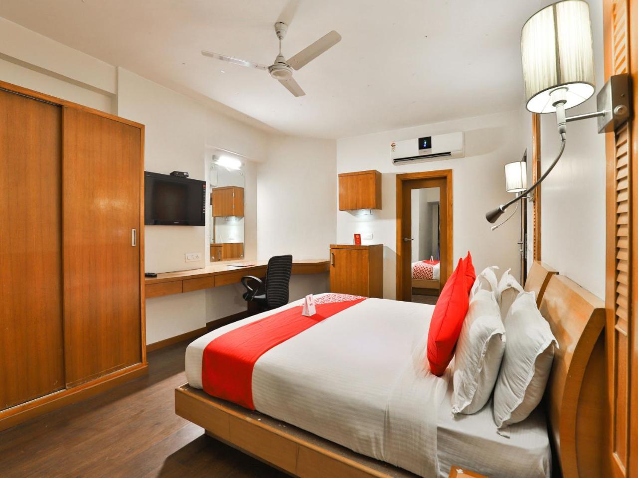 Oyo 1123 Hotel Rock Regency Ahmedabad Extérieur photo